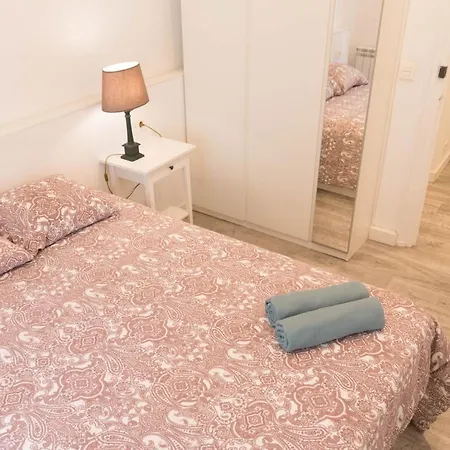 Modern In Romantic Quarter Апартаменты